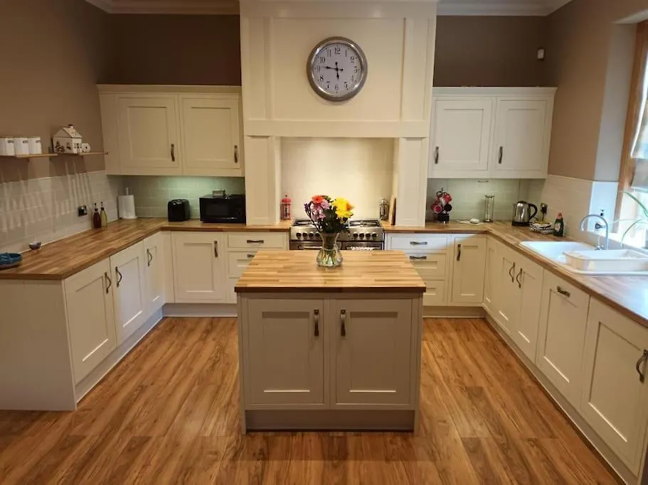 4 Bedroom / 2 Bathroom House In Desirable Area. Dundee 0*,