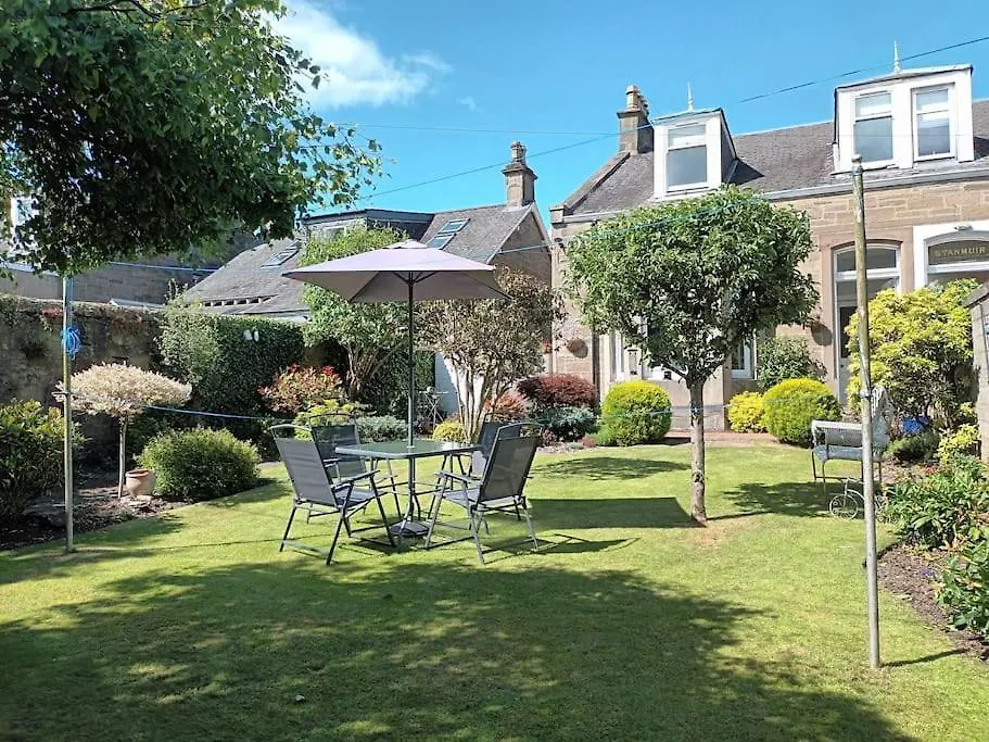4 Bedroom / 2 Bathroom House In Desirable Area. Dundee 0*,