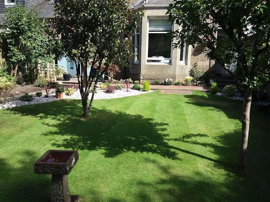 4 Bedroom / 2 Bathroom House In Desirable Area. Dundee United Kingdom