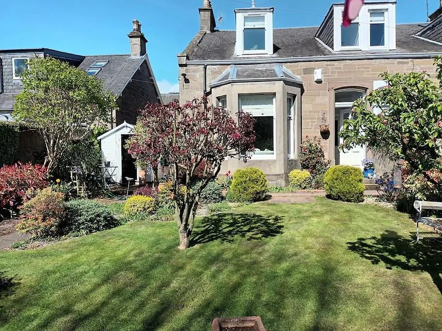 4 Bedroom / 2 Bathroom House In Desirable Area. Dundee 0*,  United Kingdom